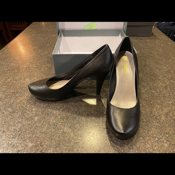 BNIB me too Leather Heels - Picture 2 of 3